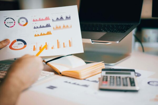 Featured image for 7 tendances essentielles du leadership pour le DirOps stratégique (2026)