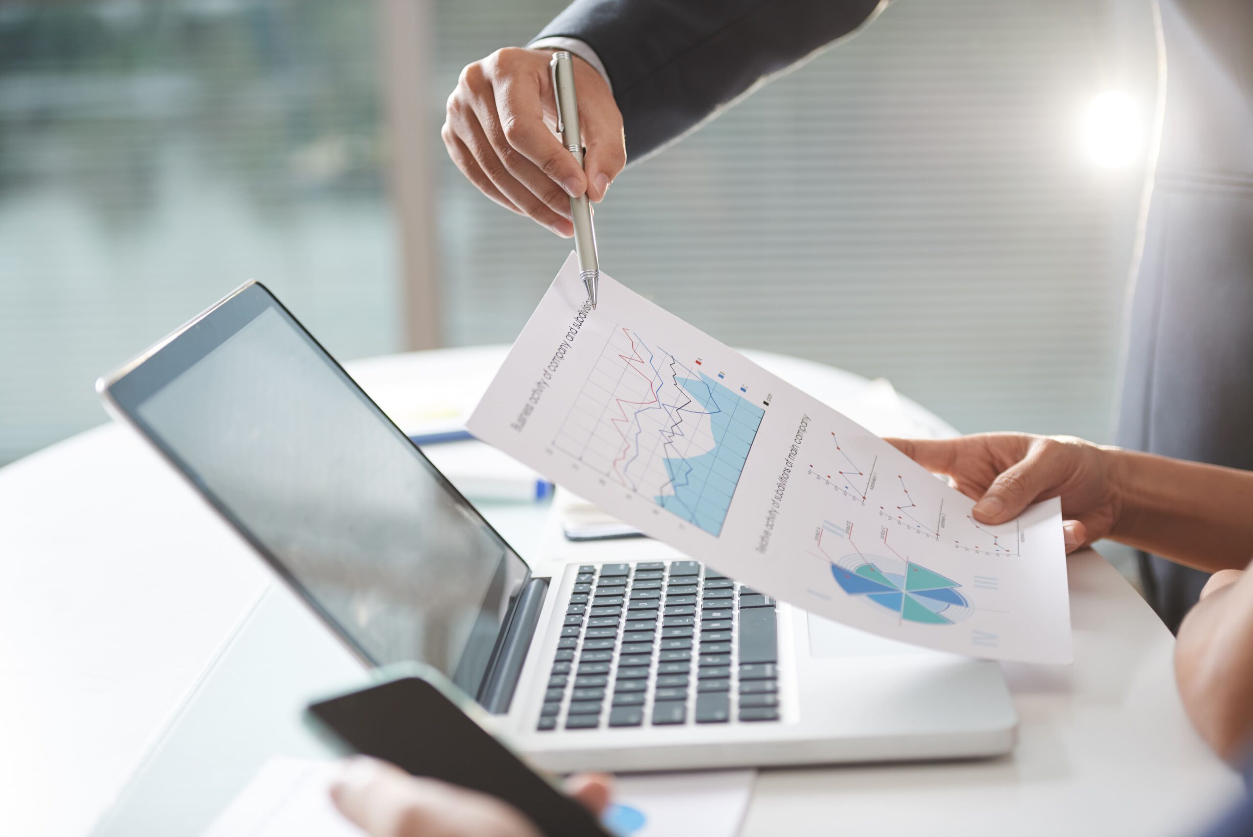 Featured image for How to Benchmark Turnover Rate Across Countries and Industries in 2026